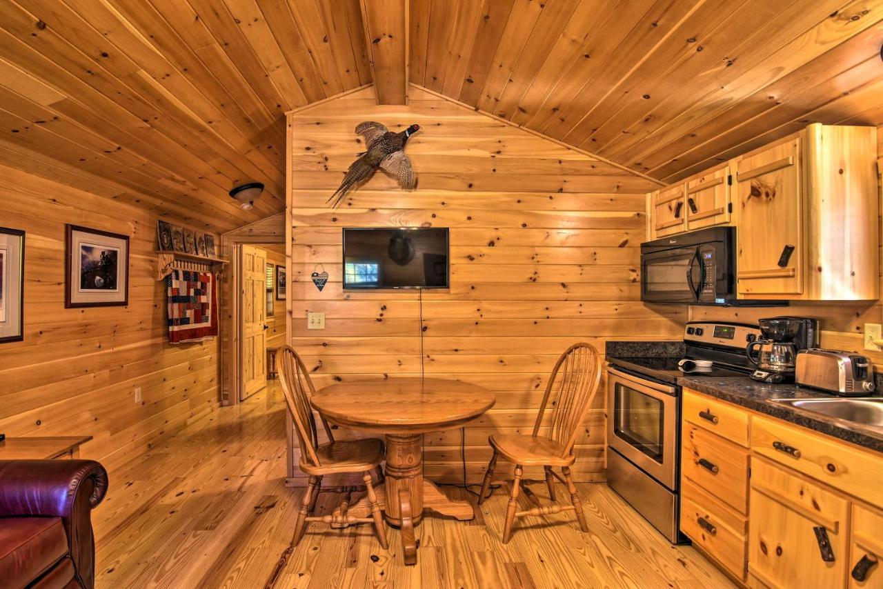 Pet-Friendly Cabin With Fire Pit And River Access! Parsons Extérieur photo