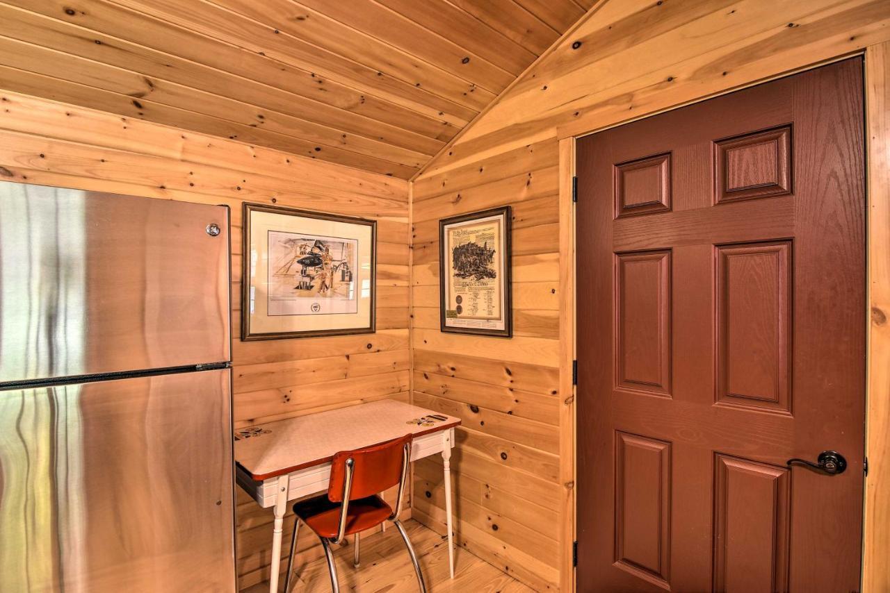 Pet-Friendly Cabin With Fire Pit And River Access! Parsons Extérieur photo