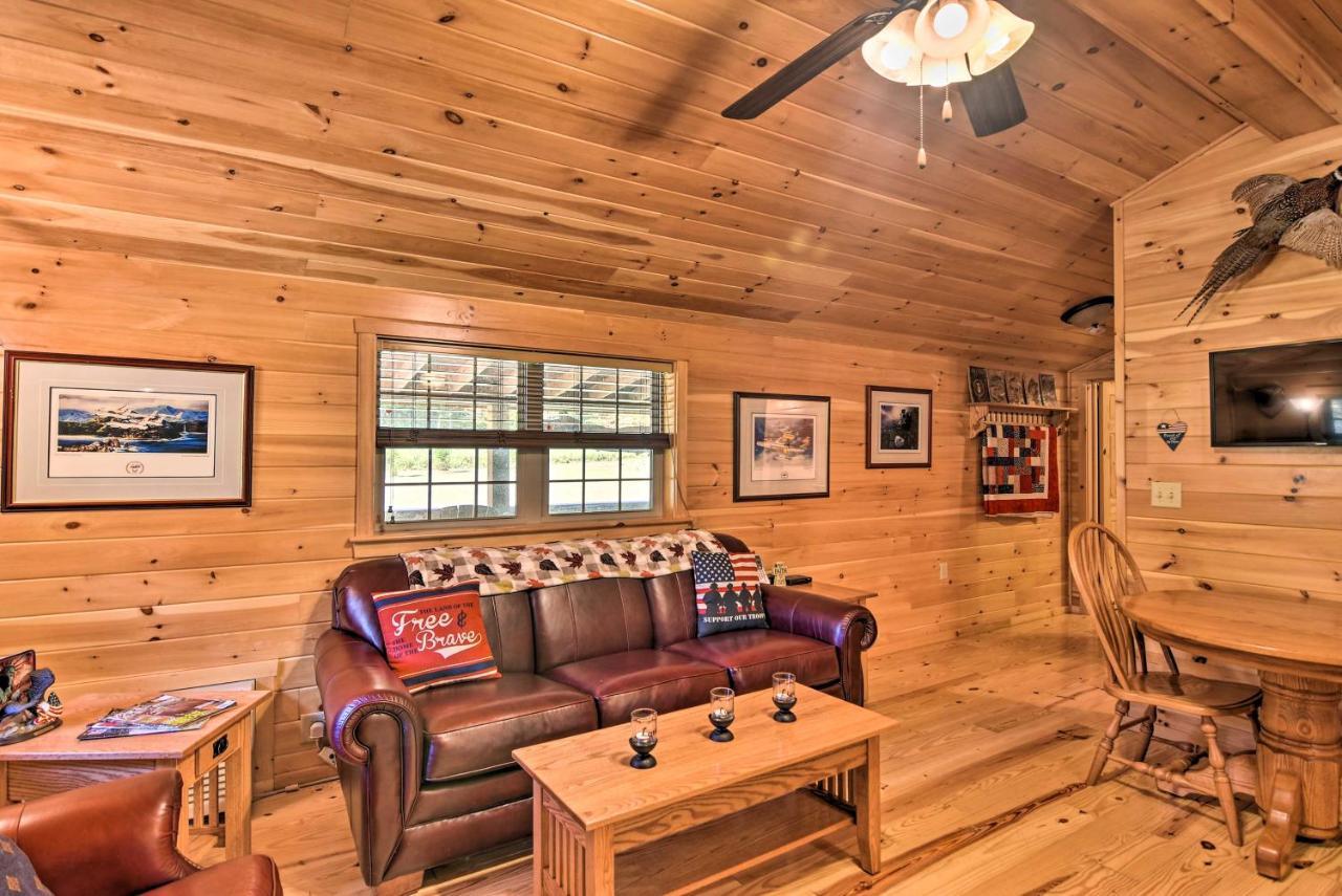 Pet-Friendly Cabin With Fire Pit And River Access! Parsons Extérieur photo